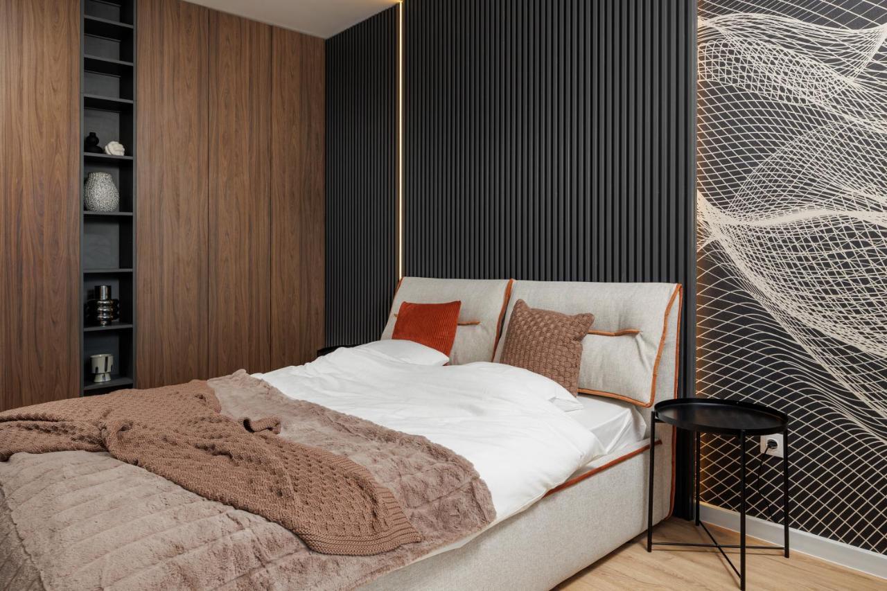 Appartement Mandala Designer With Free Private Parking, Near Mall Coresi