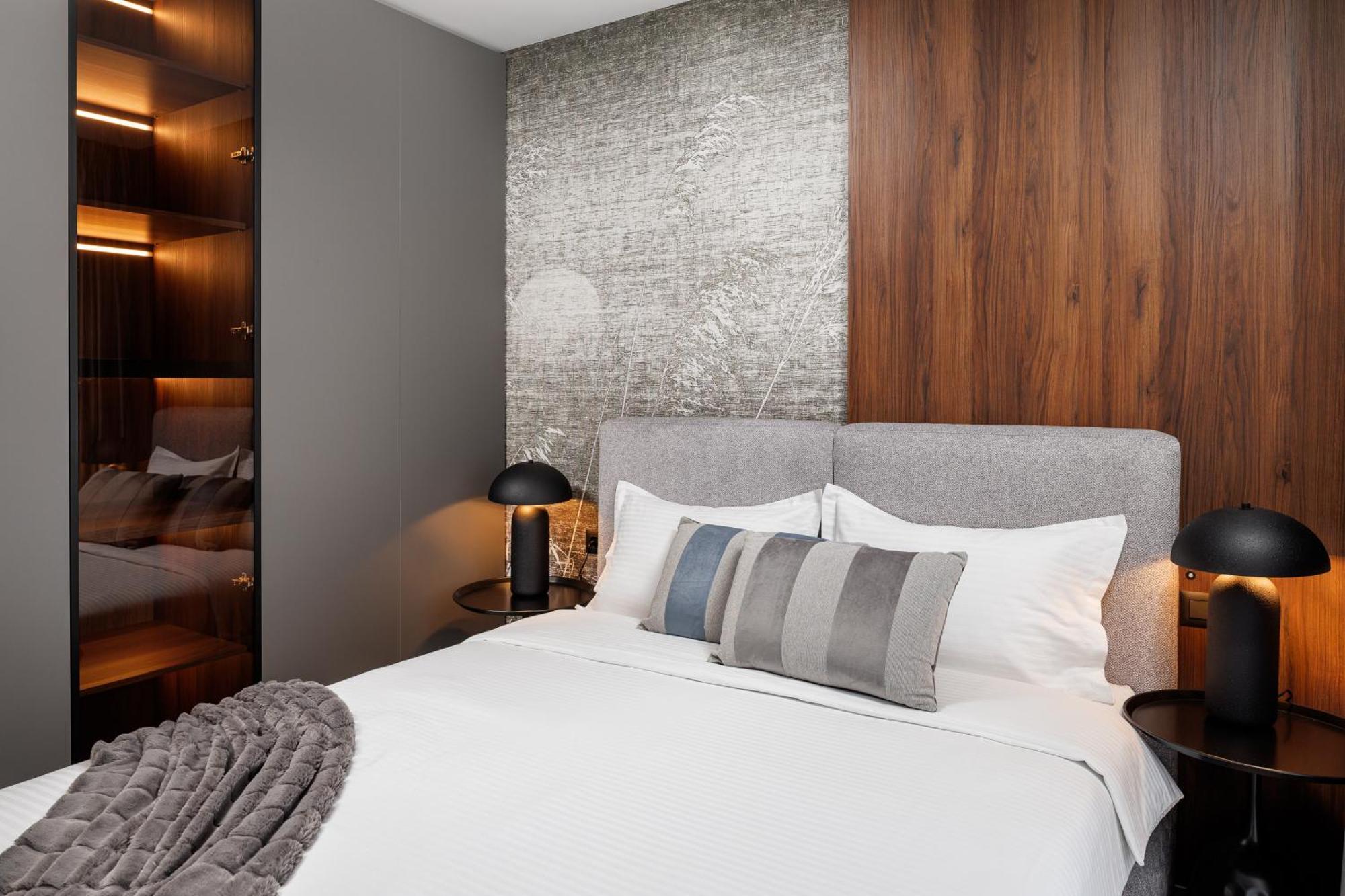 Appartement Mandala Designer With Free Private Parking, Near Mall Coresi